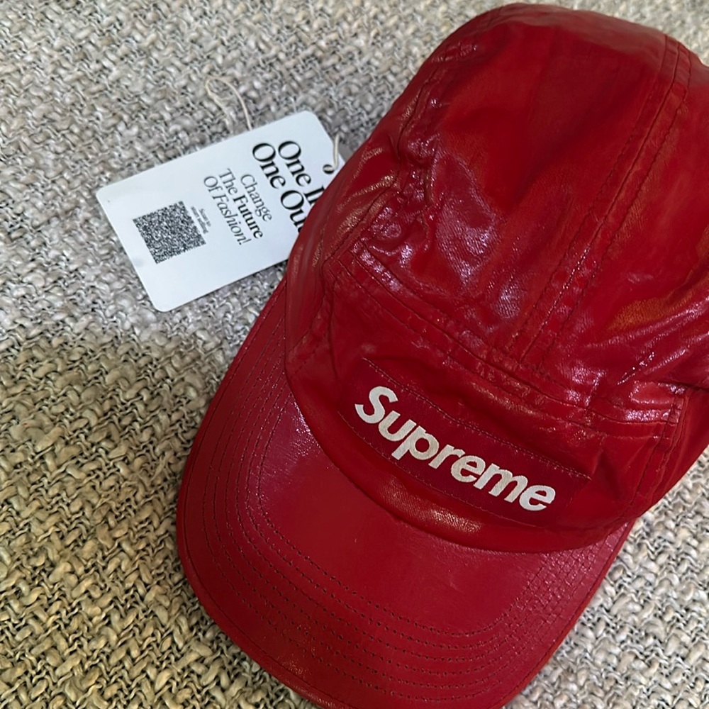 Supreme hat worn twice great condition